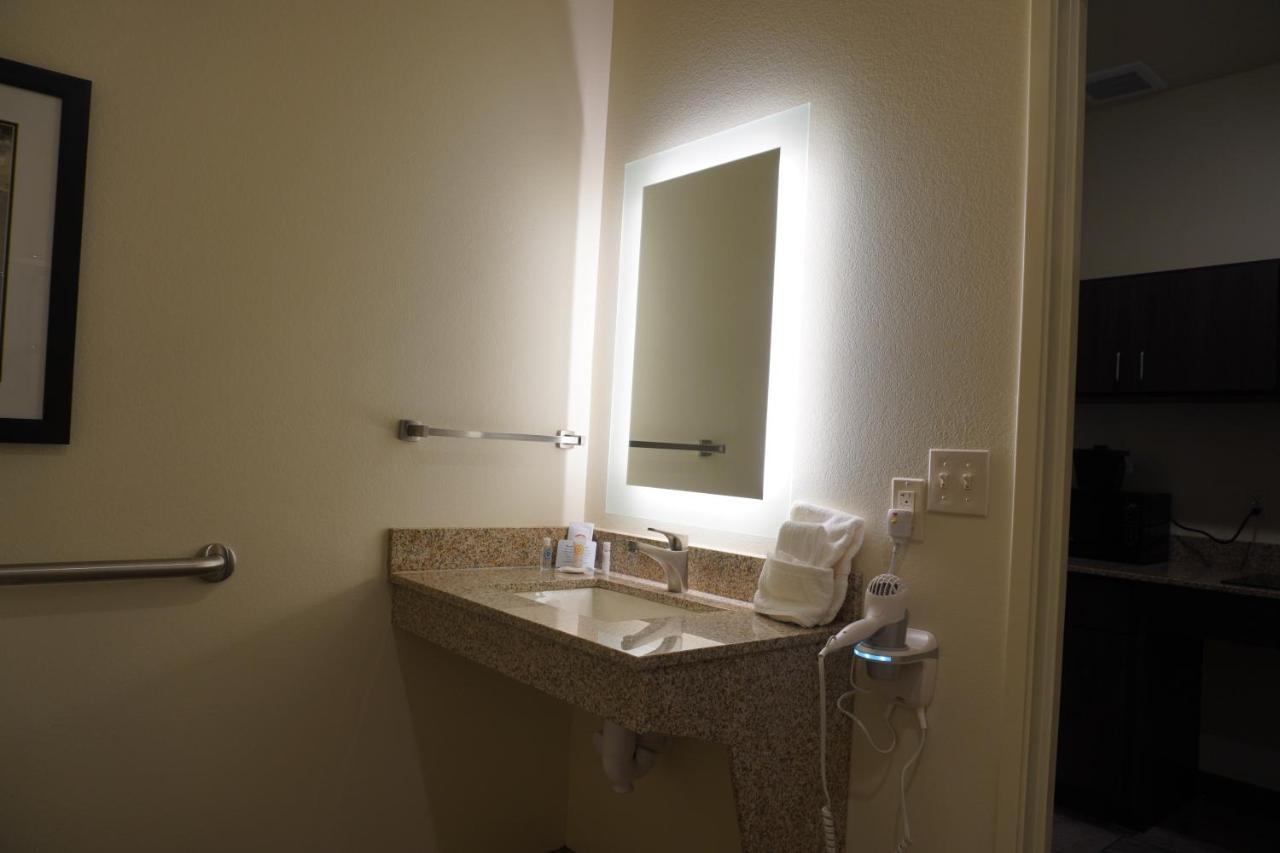 Comfort Inn & Suites Medina Экстерьер фото