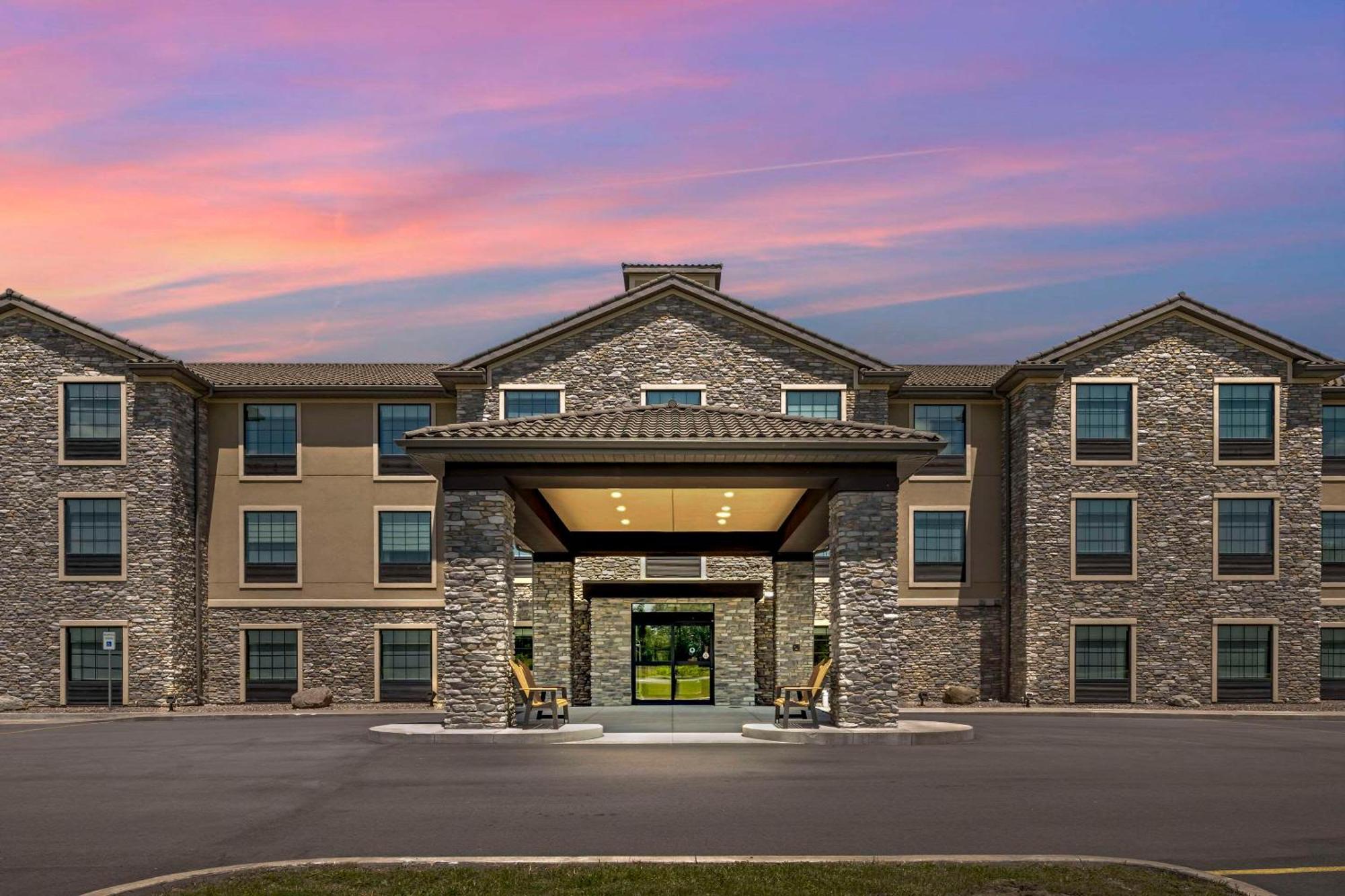 Comfort Inn & Suites Medina Экстерьер фото