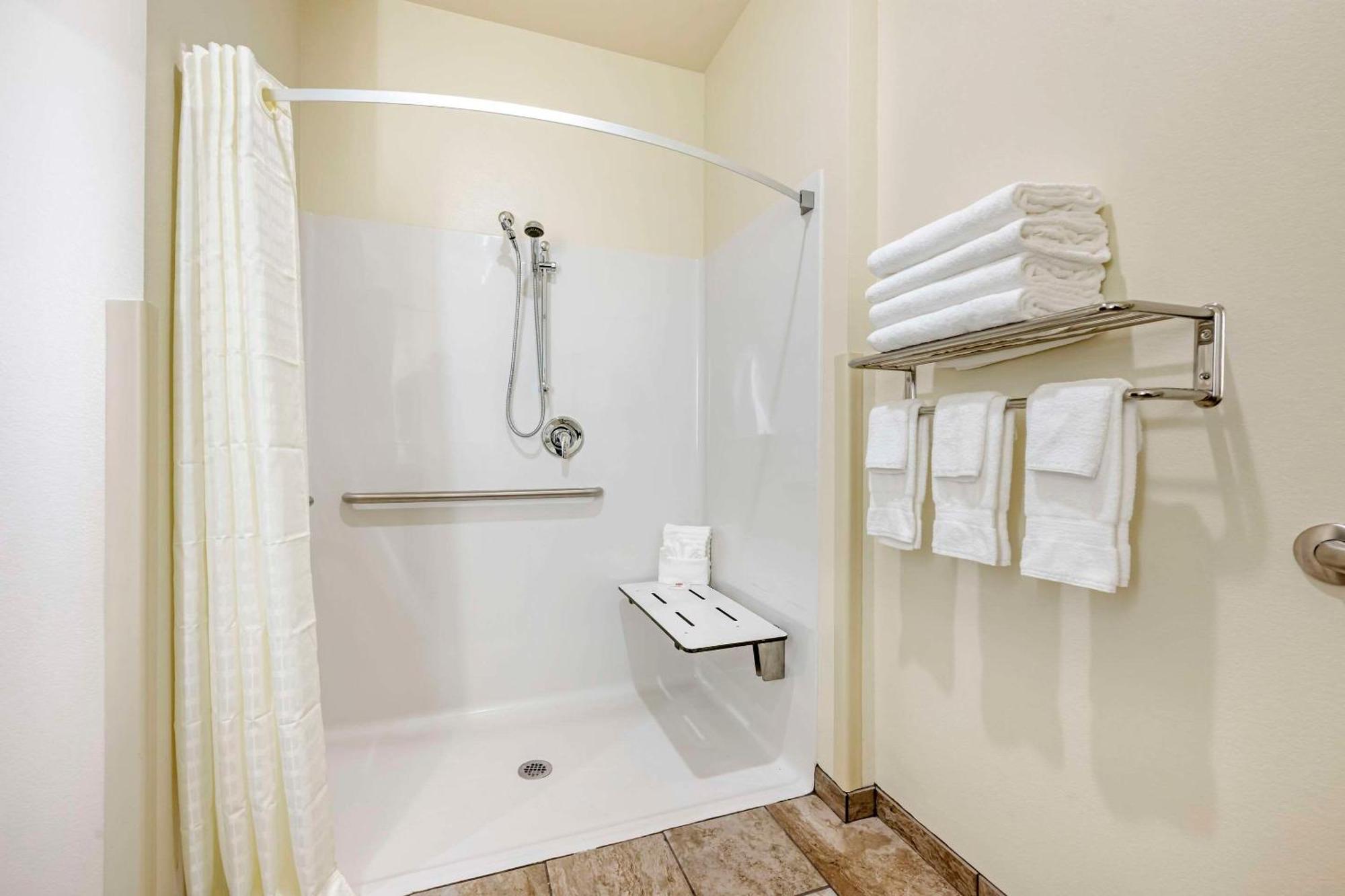 Comfort Inn & Suites Medina Экстерьер фото