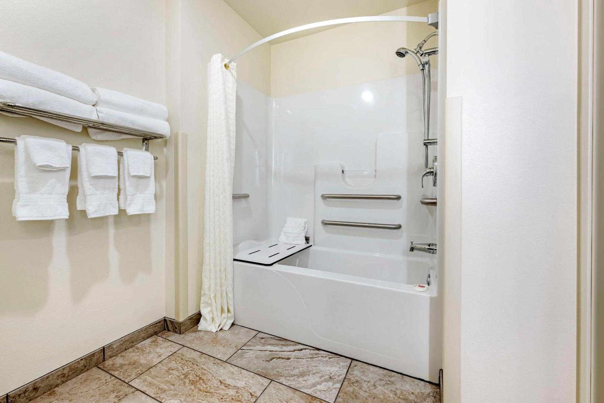 Comfort Inn & Suites Medina Экстерьер фото